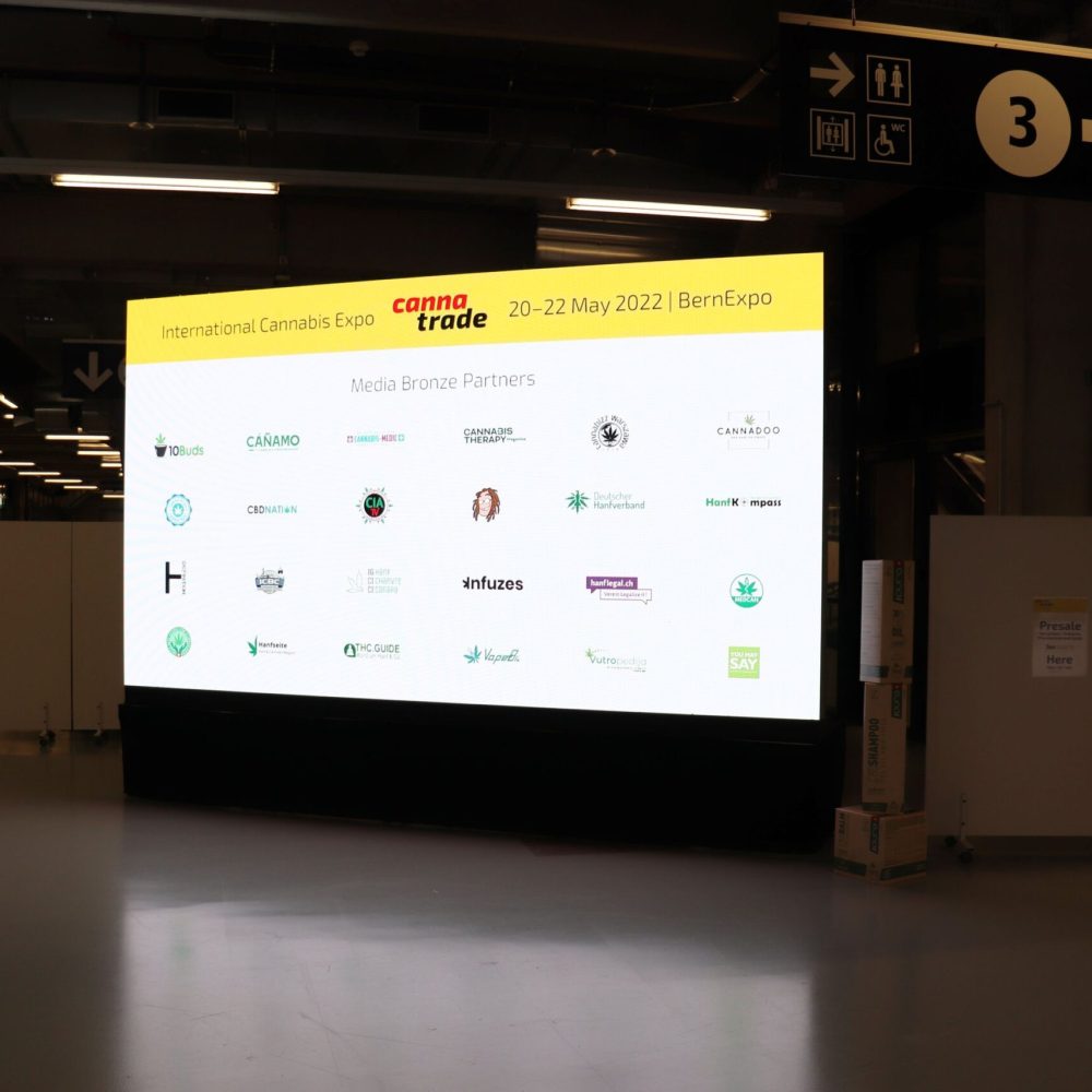 cannatrade22-2.jpg__1500x1000.0_q85_HIGH_RESOLUTION_crop-smart_subsampling-2_upscale@2x