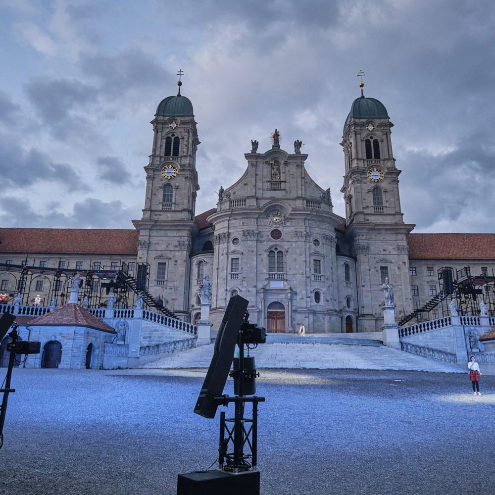 welttheater-web-3.jpg__1500x1000.0_q85_HIGH_RESOLUTION_crop-smart_subsampling-2_upscale@2x